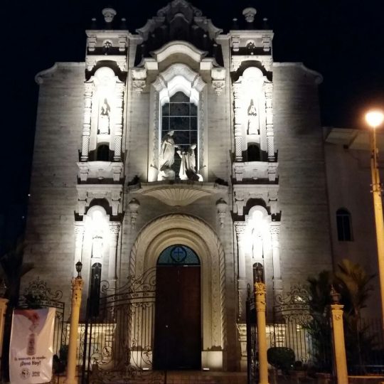 https://www.audiofotopro.com/wp-content/uploads/2019/05/Iluminación-del-Santuario-Nacional-2-2-540x540.jpg